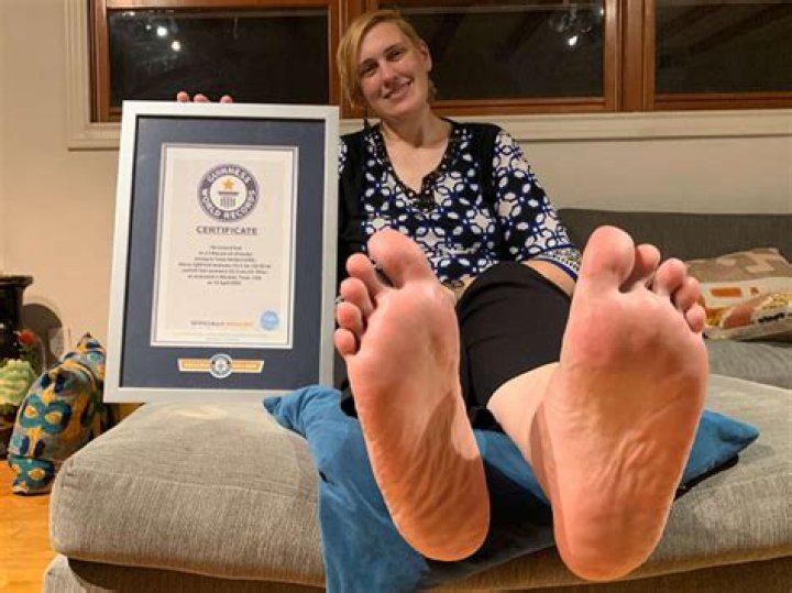 Are feet larger in the morning?