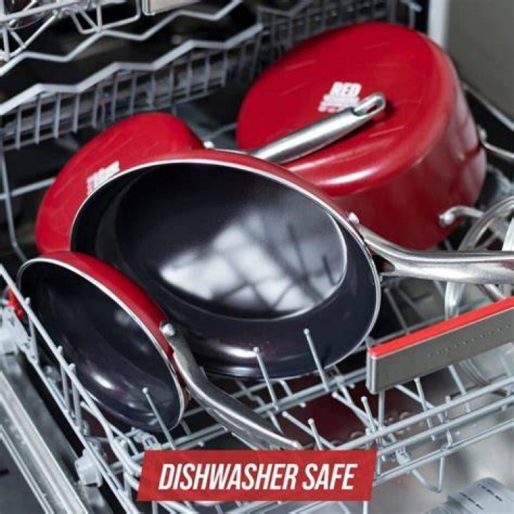 Are red copper pans dishwasher safe?