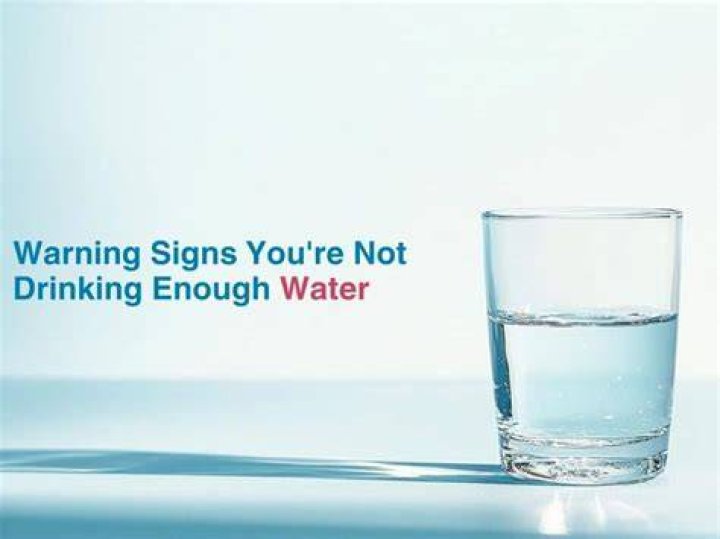 Can not drinking enough water give you acne?