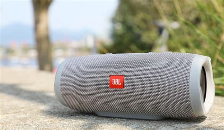 Can you shower JBL charge 3?