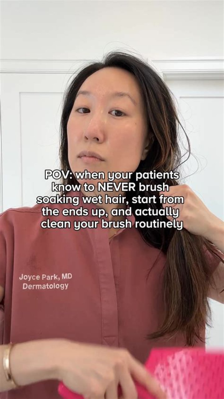 Does the wet brush cause breakage?