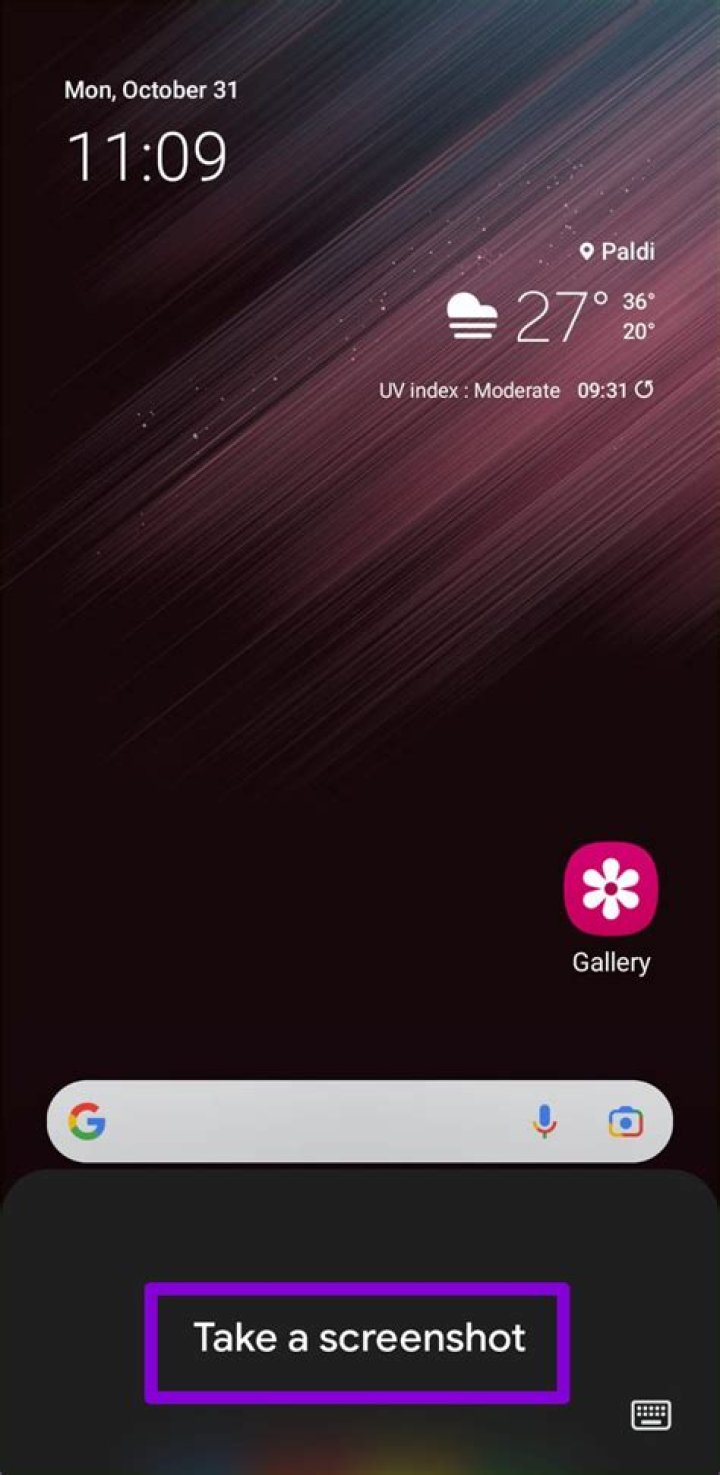 How do I take a screenshot on my Motorola 4?