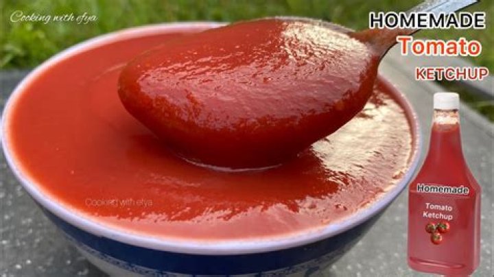 How do you make tomato sauce out of ketchup?