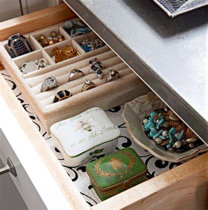 How do you store earrings and necklaces?