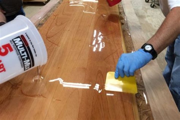 How do you thin out epoxy glue?