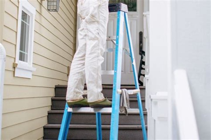 How do you use a ladder foot?