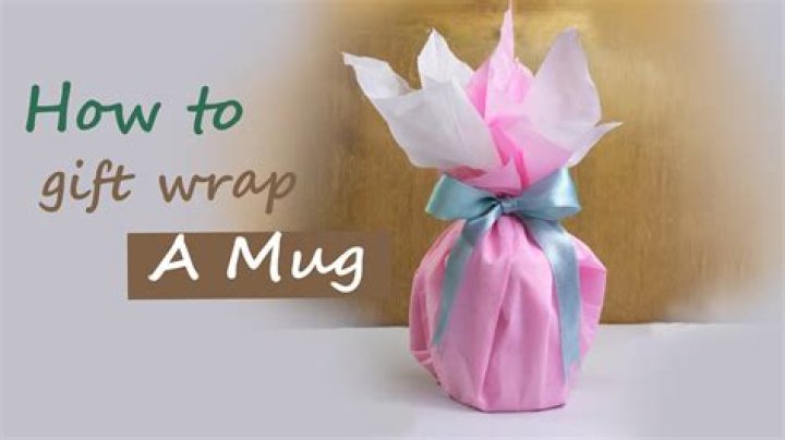 How do you wrap a mug with tissue paper?