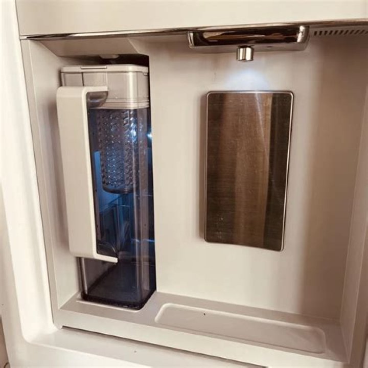 How does fridge with water dispenser work?