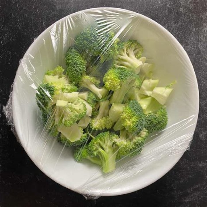 How long does it take to steam veggies in the microwave?