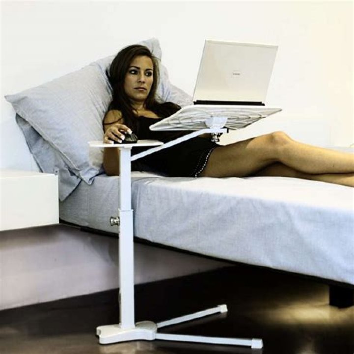 Is it bad to use laptop on bed?