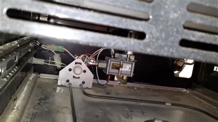 Is there fuses in a Kenmore stove?