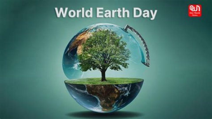 What colors are the Earth Day flag?