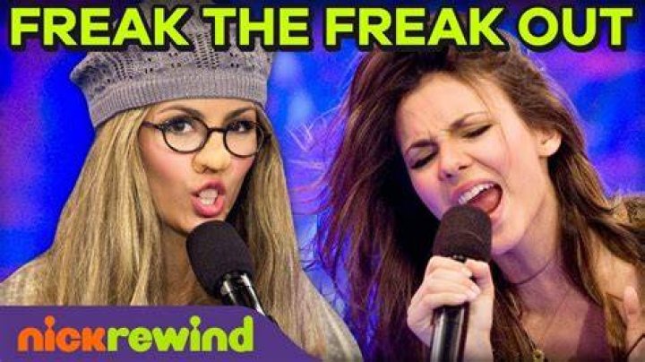 What episode of Victorious do they sing freak the freak out?