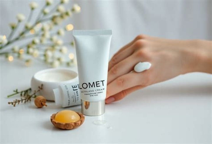 What is Elomet cream used for?