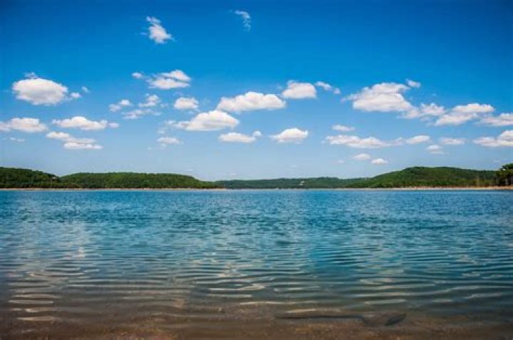 What is the closest ocean beach to Missouri?