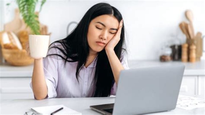 What should I eat when sleepy at work?