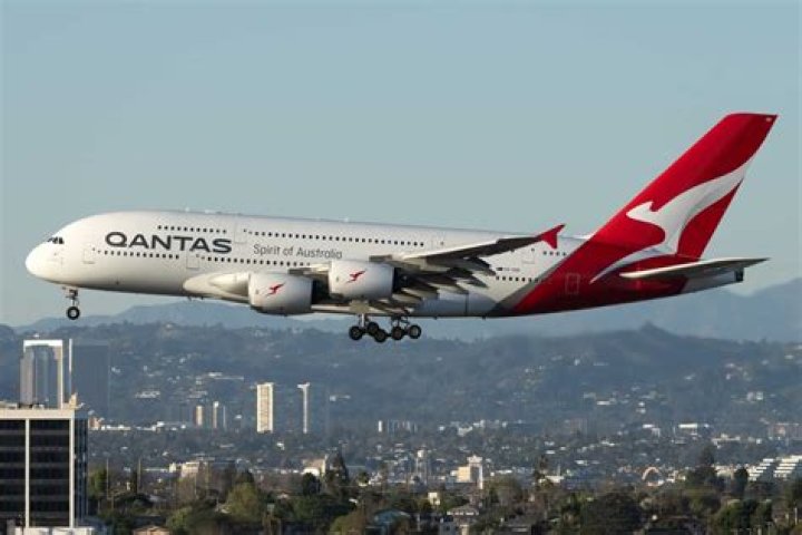 Where does the Qantas a380 fly to?