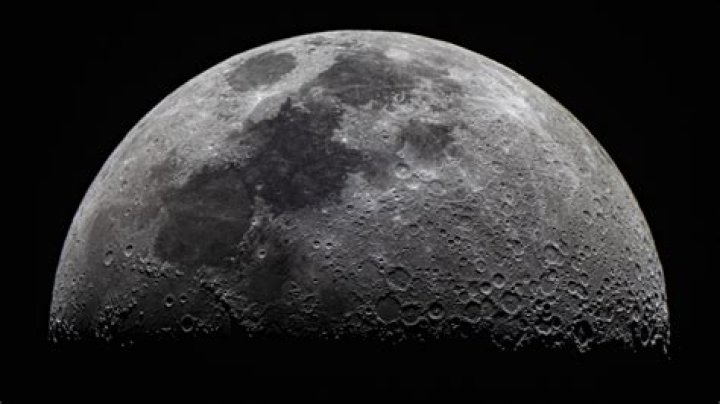 Why is the moon's mass so low?